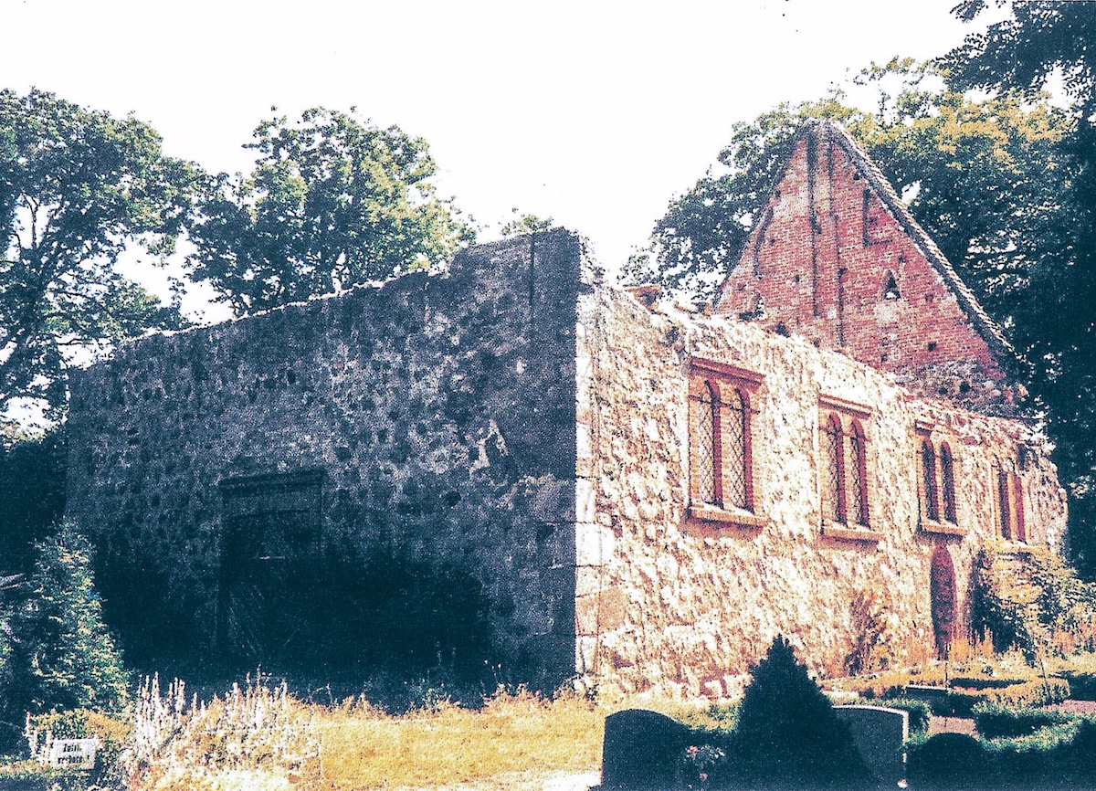 Zustand der Kirche in Schlatkow 1986